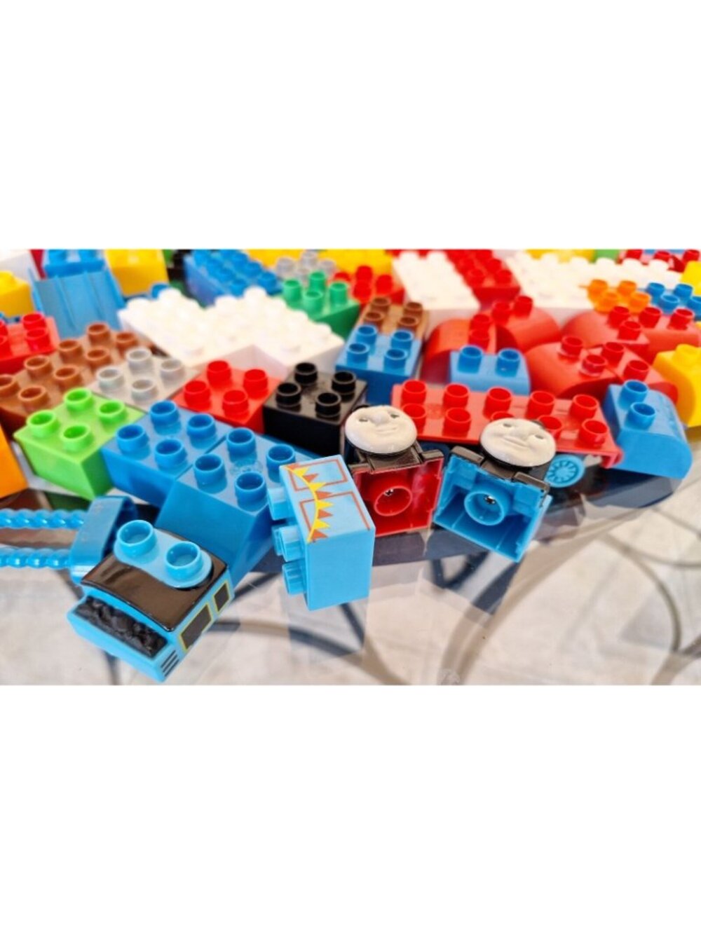 Mega Bloks Knapford Station Case Thomas & Friends 140 Pc Incomplete Lot - Picture 9 of 10